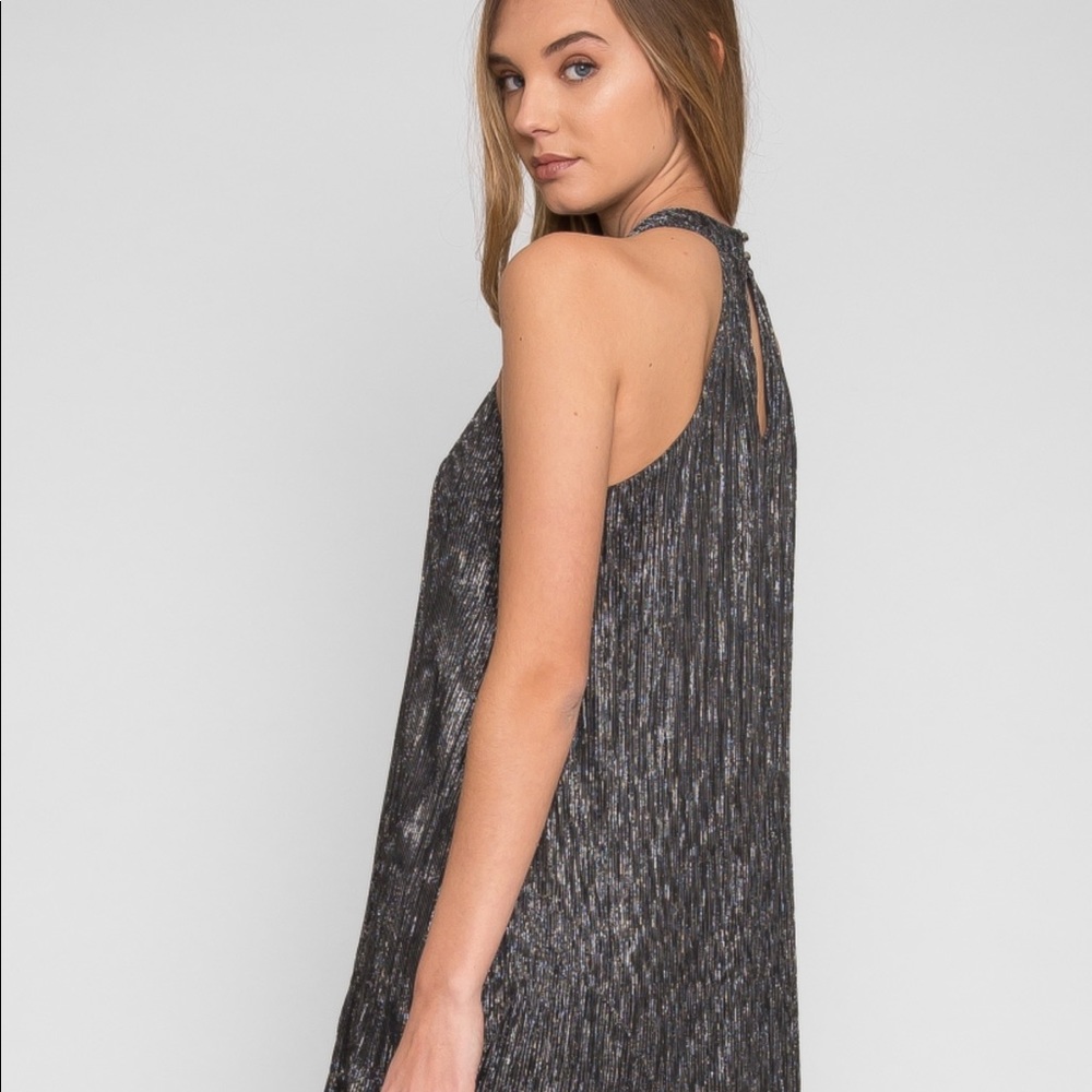 Shimmer pleaded halter Dress - Picture 3 of 5